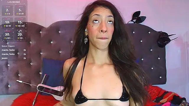 Lia Valmont online show from 18, 12, 2025