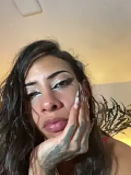 Lia Valmont online show from 10, 4, 2026