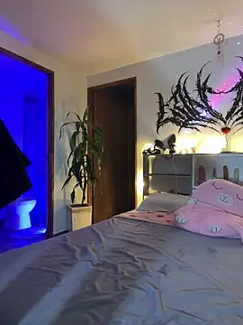 Lia Valmont online show from 11, 4, 2026