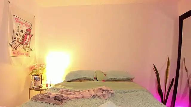 Alessamoth online show from 9, 9, 2025