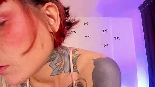 Alessamoth online show from 8, 7, 2026