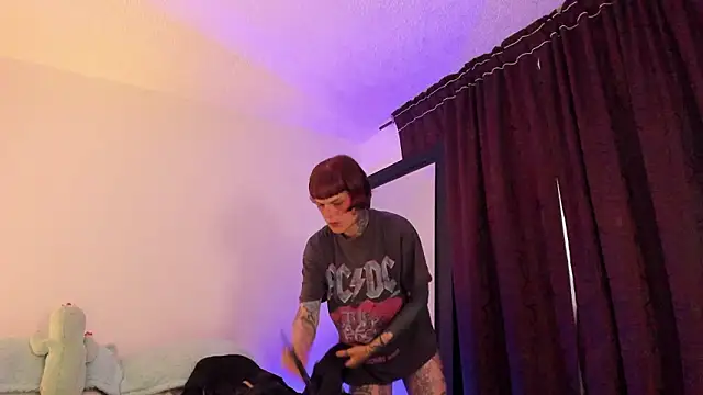 Alessamoth online show from 10, 2, 2026