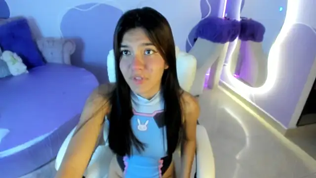 auroracute02 online show from 13, 9, 2025