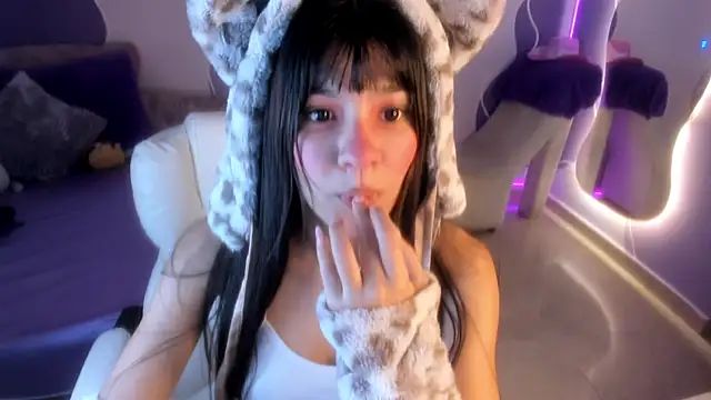 auroracute02 online show from 1, 12, 2025