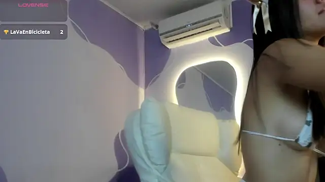 auroracute02 online show from 10, 9, 2025