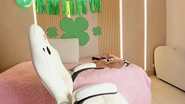 stephany summer online show from 17, 3, 2026