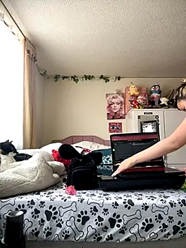 VictoriaGerard Pink online show from 18, 9, 2025