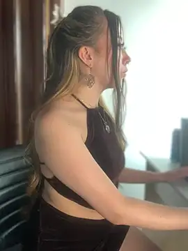 VictoriaGerard Pink online show from 19, 3, 2025