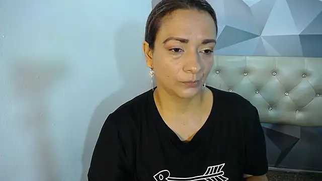 Milf-Prettyboobs online show from 5, 11, 2025