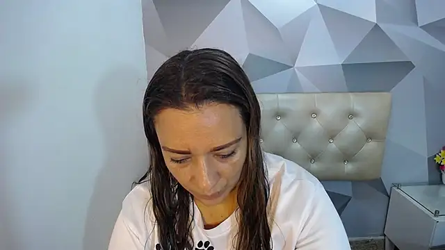 Milf-Prettyboobs online show from 15, 11, 2025