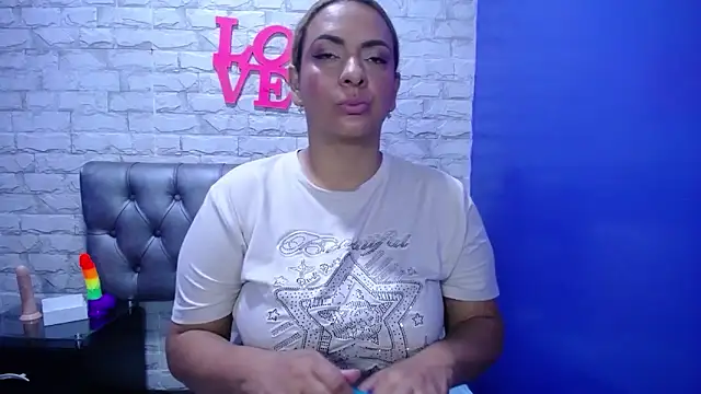 Snapshot of Milf-Prettyboobs chatting on 6, 6, 2026 Milf-Prettyboobs online show from 6, 6, 2026