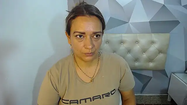 Milf-Prettyboobs online show from 4, 11, 2025