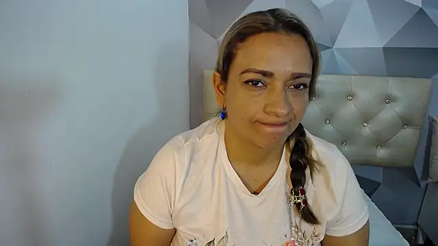 Milf-Prettyboobs online show from 15, 12, 2025