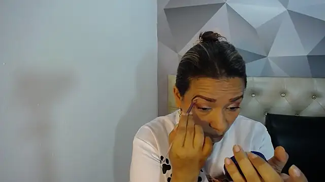 Milf-Prettyboobs online show from 23, 11, 2025