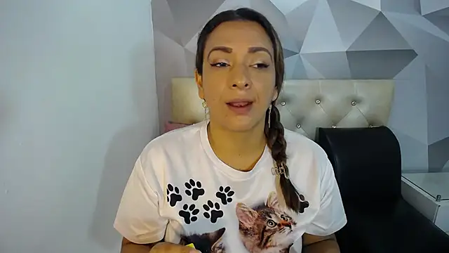 Milf-Prettyboobs online show from 29, 11, 2025