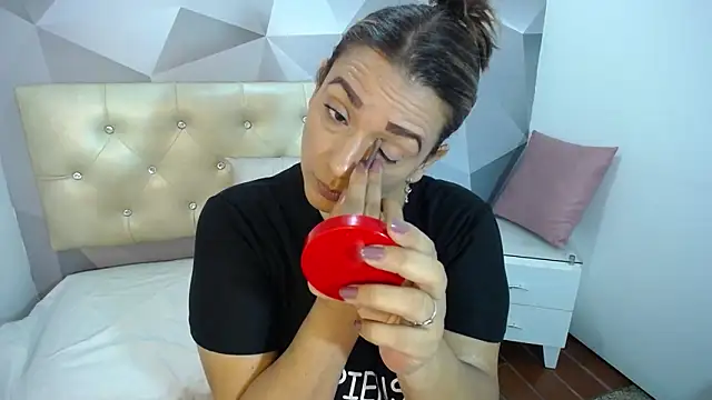 Milf-Prettyboobs online show from 27, 10, 2025