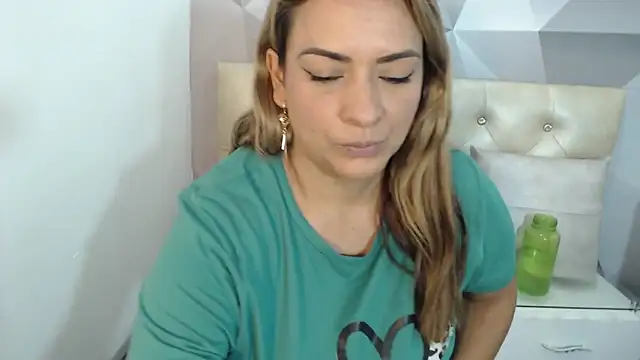 Milf-Prettyboobs online show from 10, 2, 2026