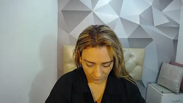 Milf-Prettyboobs online show from 20, 12, 2025