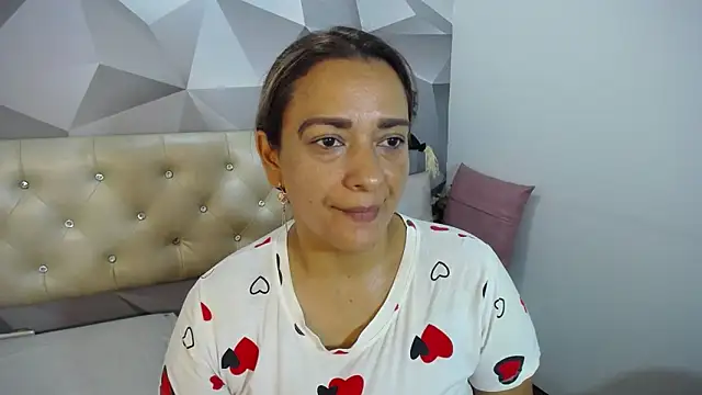 Milf-Prettyboobs online show from 2, 11, 2025