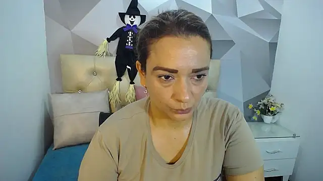 Milf-Prettyboobs online show from 30, 10, 2025