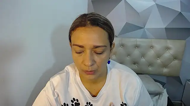 Milf-Prettyboobs online show from 16, 12, 2025