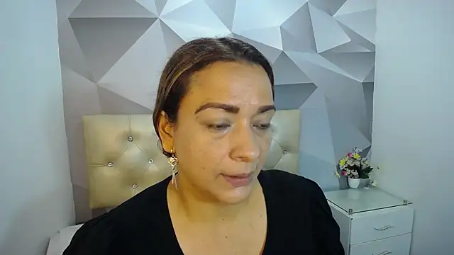 Milf-Prettyboobs online show from 10, 11, 2025