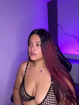 VanessaScott  online show from 3, 10, 2025