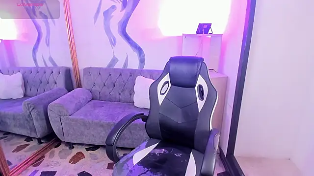 VanessaScott  online show from 10, 3, 2026