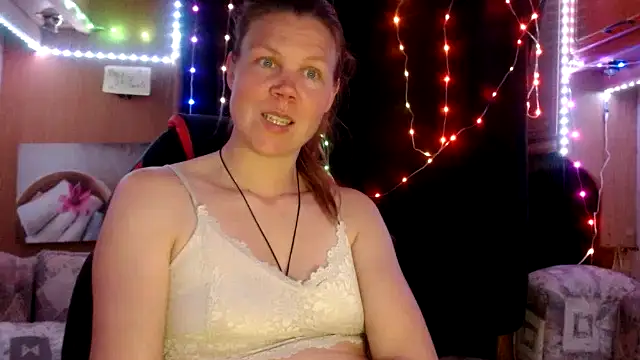 CallMeMaria online show from 13, 2, 2025