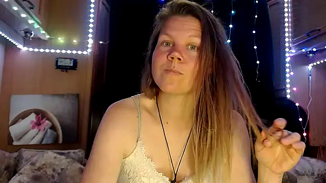 CallMeMaria online show from 26, 2, 2025