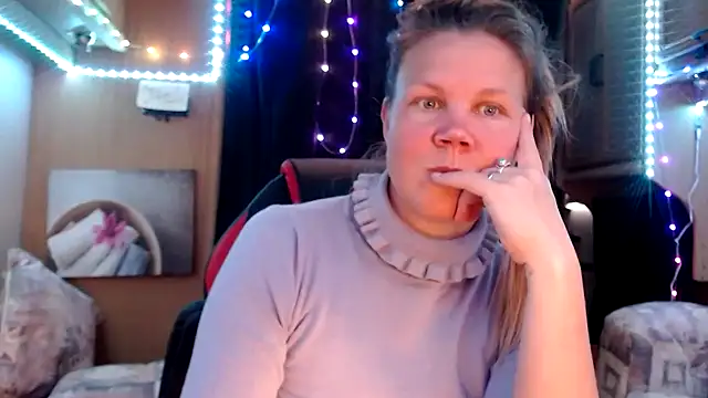 CallMeMaria online show from 11, 3, 2025