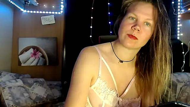 CallMeMaria online show from 10, 3, 2025