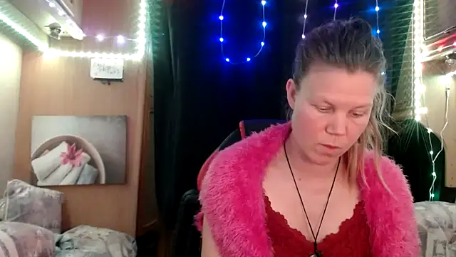 CallMeMaria online show from 16, 3, 2025