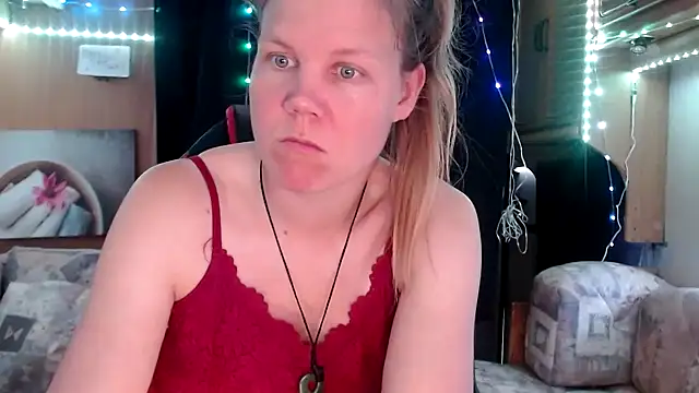 CallMeMaria online show from 19, 2, 2025