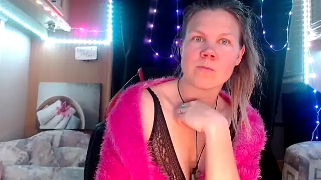 CallMeMaria online show from 2, 3, 2025