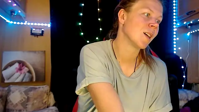 CallMeMaria online show from 28, 2, 2025