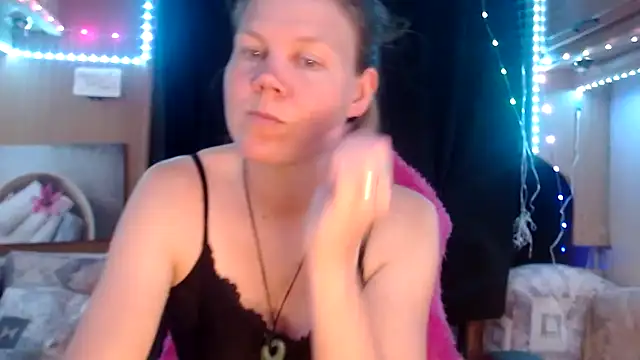 CallMeMaria online show from 21, 2, 2025