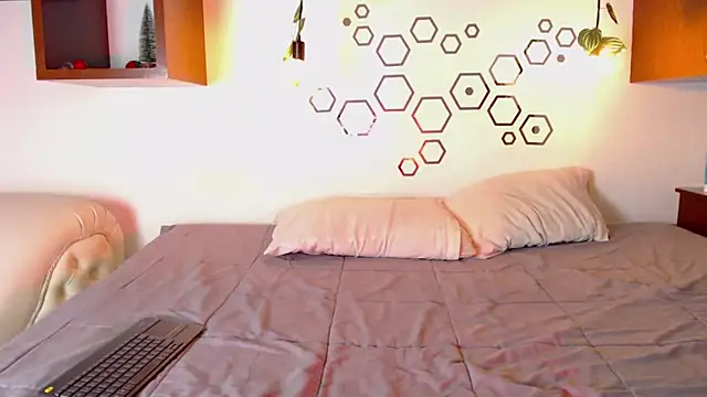 wet valery online show from 23, 12, 2025