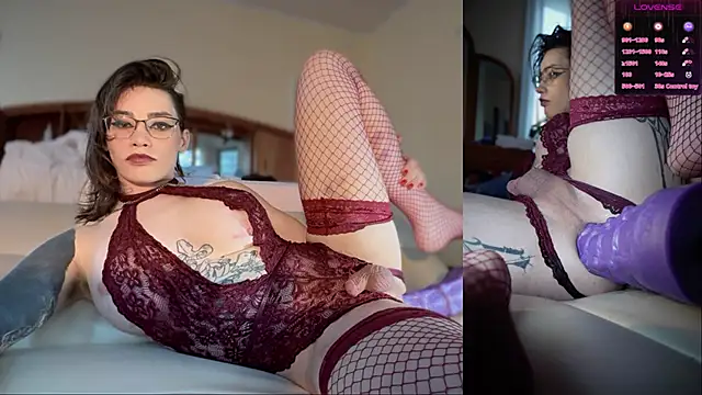 Snapshot of Lena_Vesper chatting on 3, 10, 2025 Lena Vesper online show from 3, 10, 2025