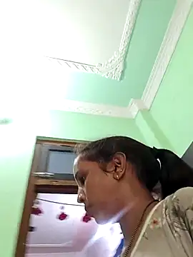 Hotty-Nidhi online show from 6, 11, 2025