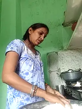 Hotty-Nidhi online show from 30, 11, 2025