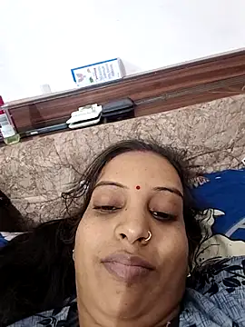 Hotty-Nidhi online show from 13, 11, 2025