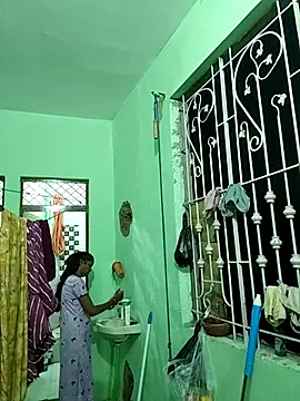 Hotty-Nidhi online show from 3, 10, 2025