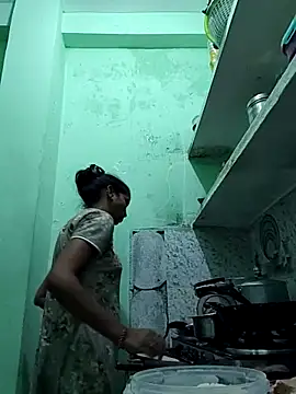 Hotty-Nidhi online show from 5, 11, 2025