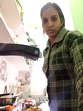 Hotty-Nidhi online show from 22, 12, 2025