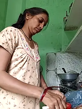 Hotty-Nidhi online show from 19, 10, 2025