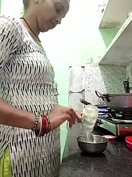 Hotty-Nidhi online show from 18, 10, 2025