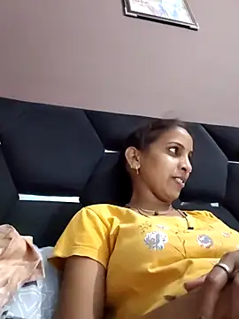 Hotty-Nidhi online show from 18, 5, 2026