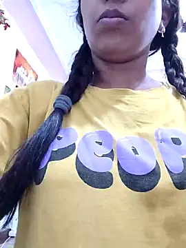 Snapshot of Hotty-Nidhi chatting on 25, 6, 2026 Hotty-Nidhi online show from 25, 6, 2026