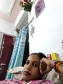 Snapshot of Hotty-Nidhi chatting on 23, 6, 2026 Hotty-Nidhi online show from 23, 6, 2026